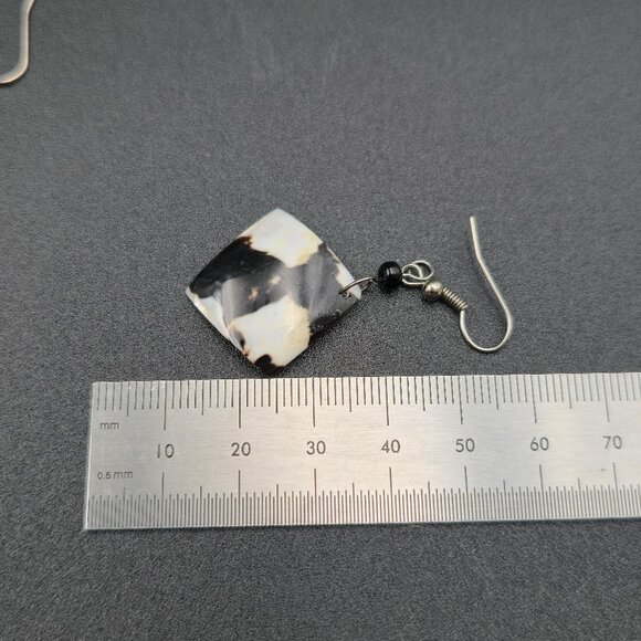 Silver Plated Magpie Shell Dangle Earrings A6320 - Picture 4 of 5